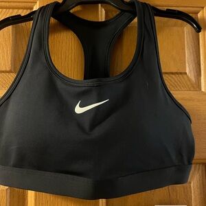 Black Nike Sports Bra MSRP $40 medium support - new with tags